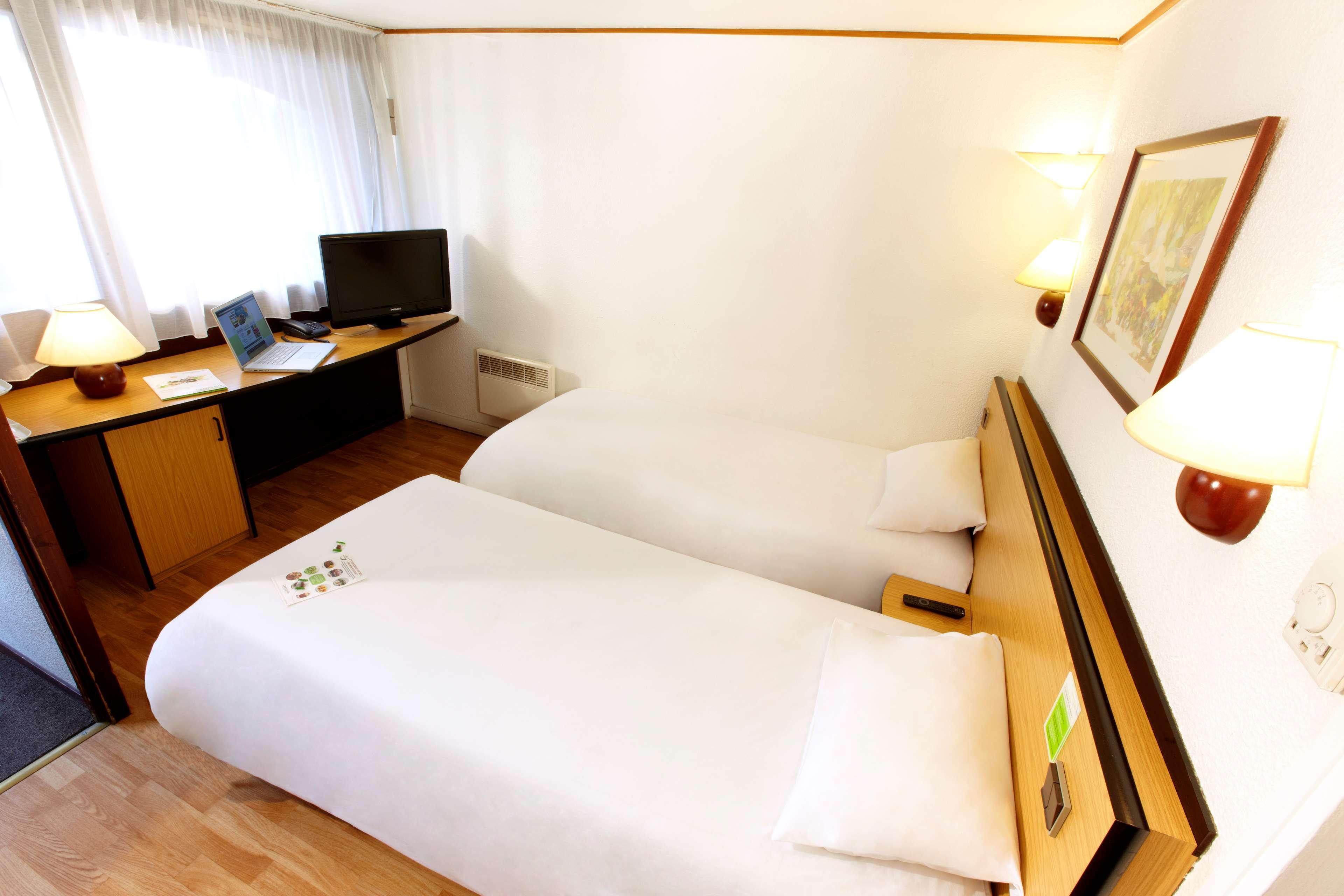 Campanile Saintes Hotel Bilik gambar