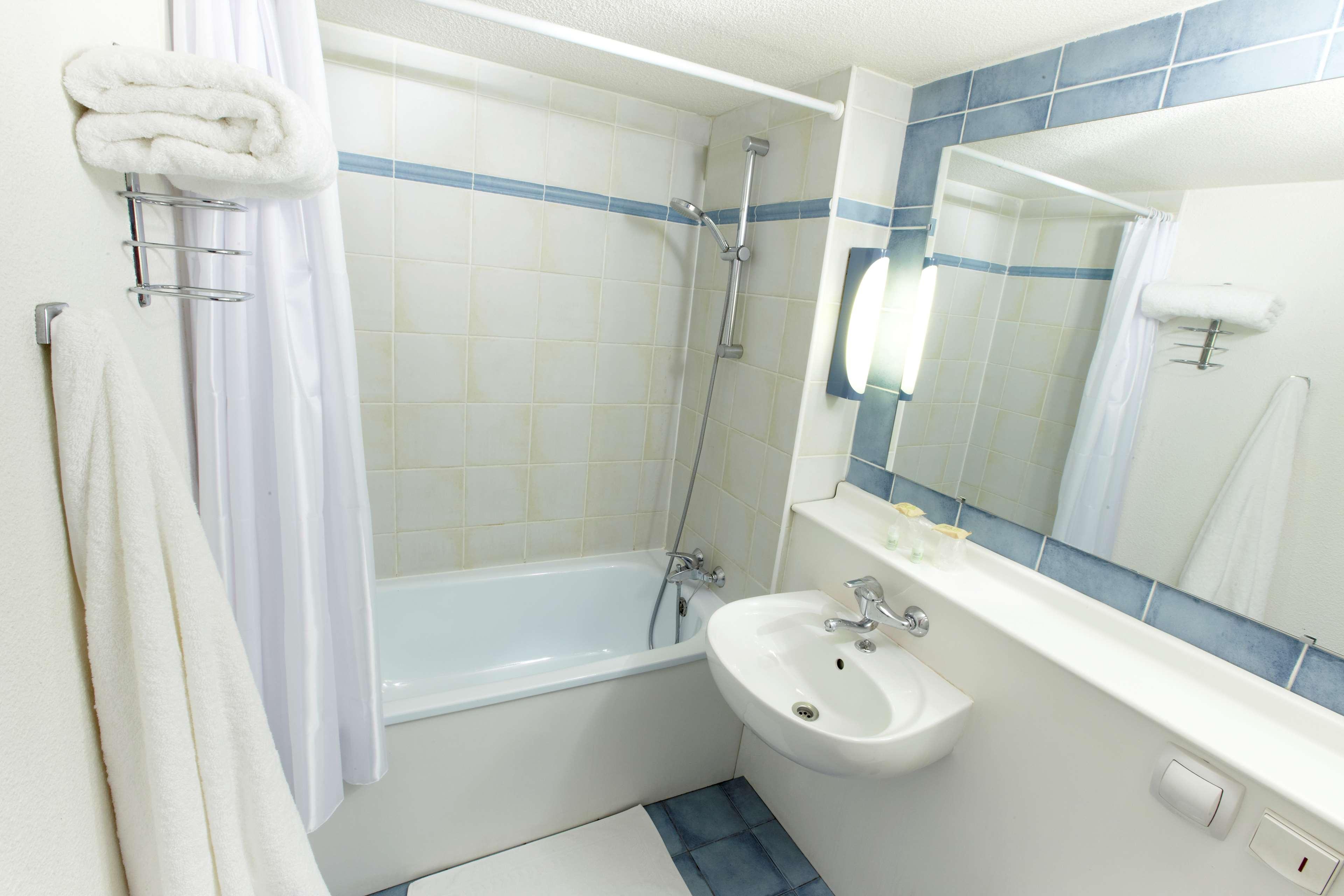 Campanile Saintes Hotel Bilik gambar