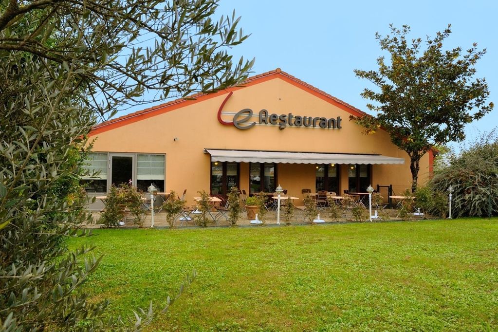 Campanile Saintes Hotel Luaran gambar