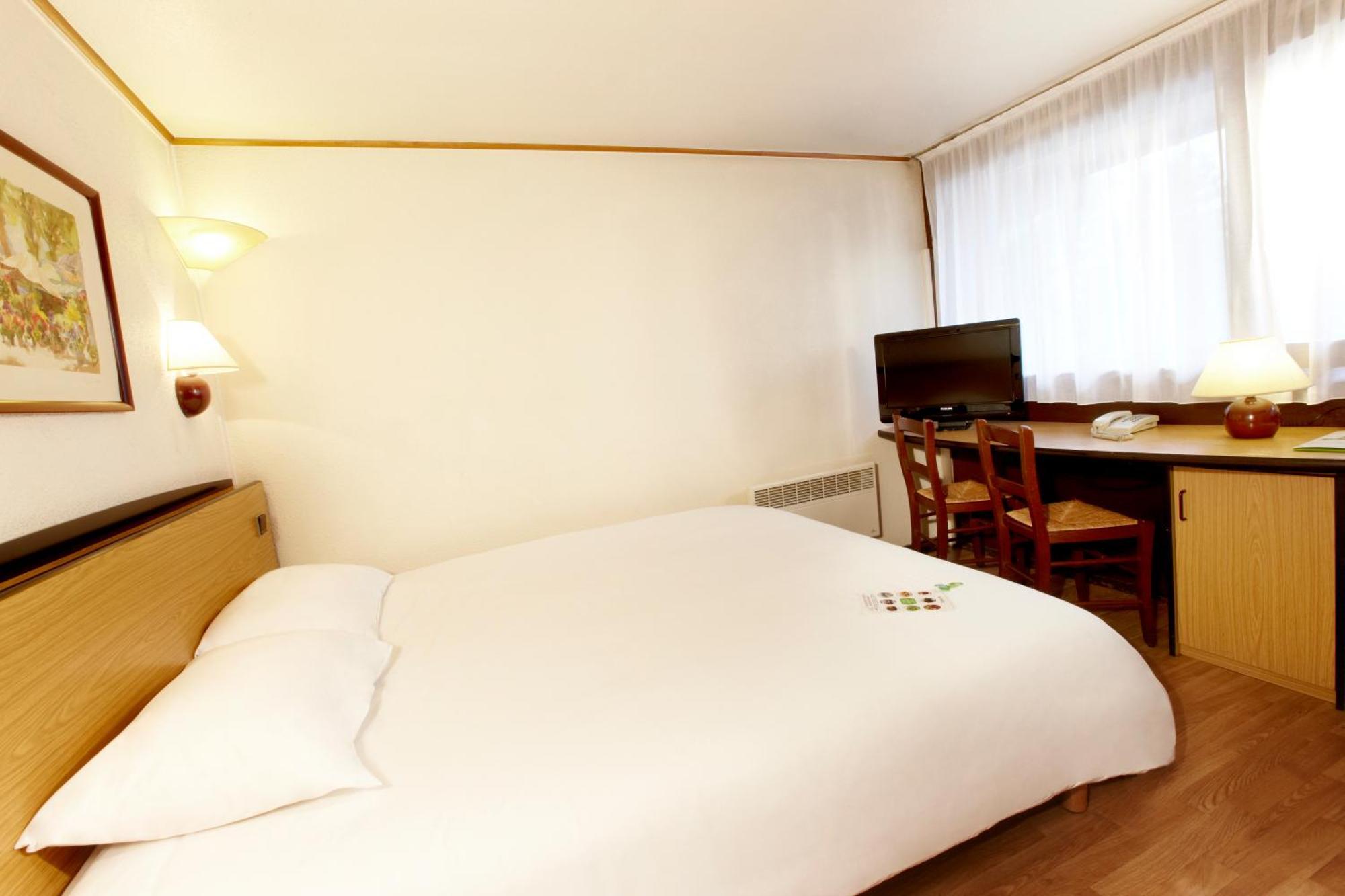 Campanile Saintes Hotel Luaran gambar